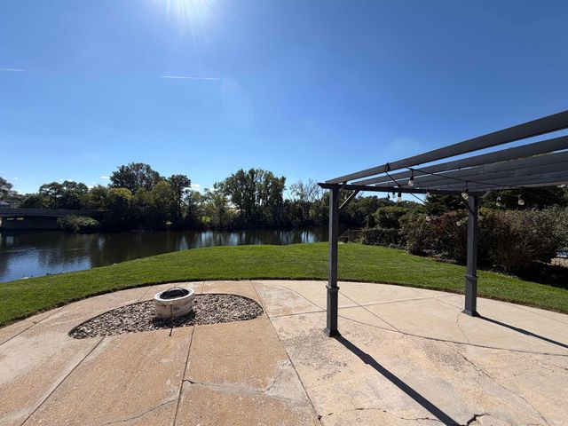 1825 Rainbow Bend Boulevard, Elkhart, IN 46514