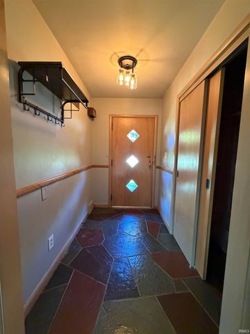 1825 Rainbow Bend Boulevard, Elkhart, IN 46514