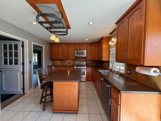 1825 Rainbow Bend Boulevard, Elkhart, IN 46514
