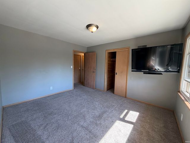 1825 Rainbow Bend Boulevard, Elkhart, IN 46514