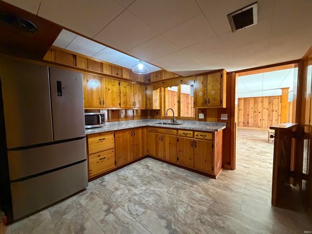 1825 Rainbow Bend Boulevard, Elkhart, IN 46514