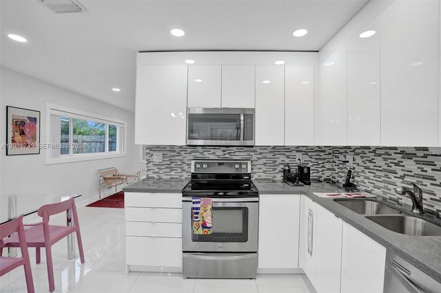 1605 NW 7th Terrace, Fort Lauderdale, FL 33311
