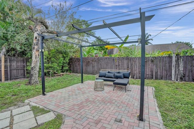 1605 NW 7th Terrace, Fort Lauderdale, FL 33311