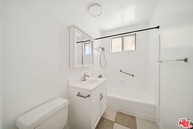 2038 S Holt Avenue 16, Los Angeles, CA 90034