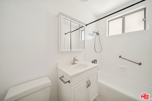 2038 S Holt Avenue 16, Los Angeles, CA 90034