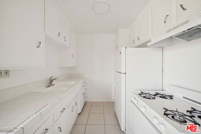 2038 S Holt Avenue 16, Los Angeles, CA 90034