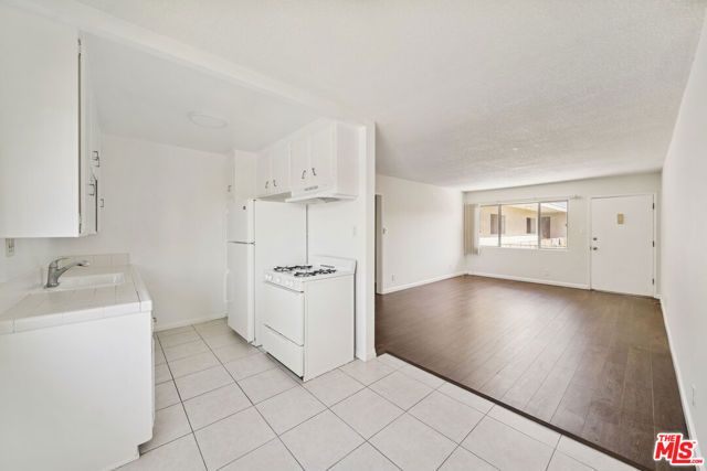 2038 S Holt Avenue 16, Los Angeles, CA 90034