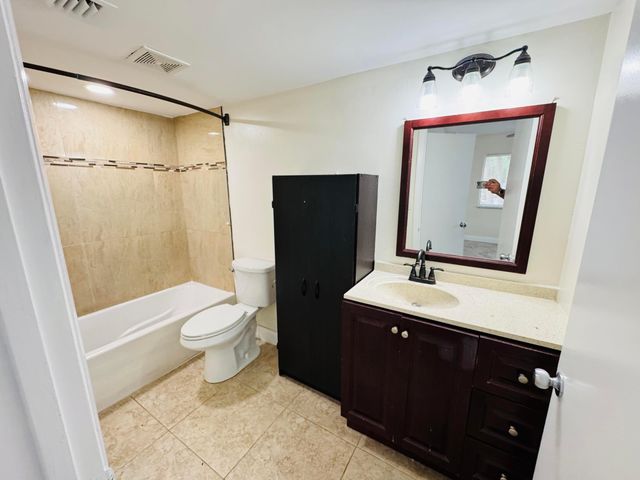 5686 Rock Island Road 115, Tamarac, FL 33319