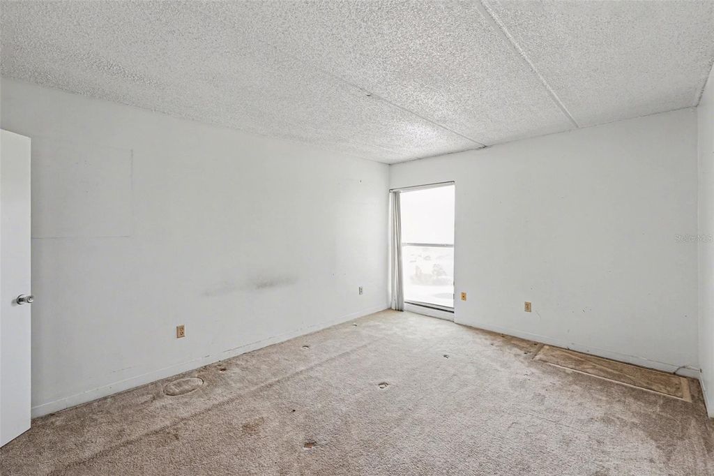 Image 12 of property listing at 3325 BAYSHORE BOULEVARD F36, Tampa, FL 33629