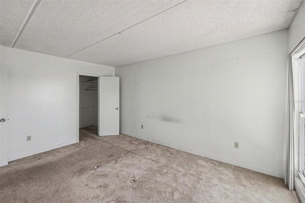 Image 13 of property listing at 3325 BAYSHORE BOULEVARD F36, Tampa, FL 33629