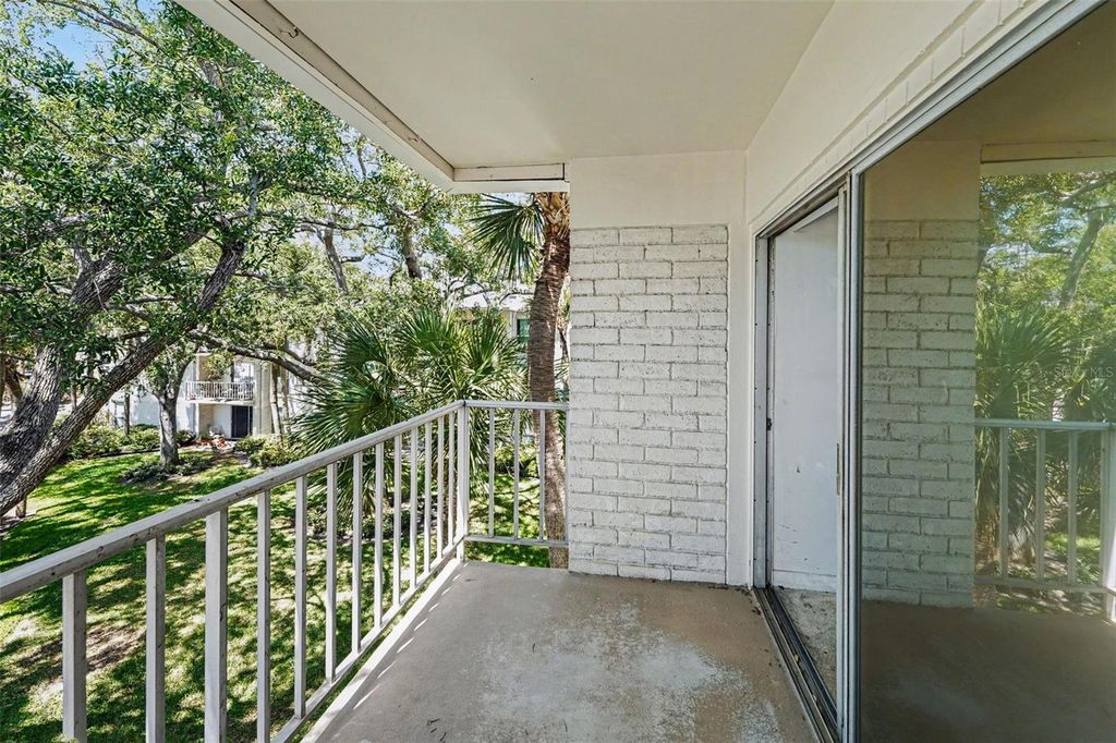 Image 18 of property listing at 3325 BAYSHORE BOULEVARD F36, Tampa, FL 33629