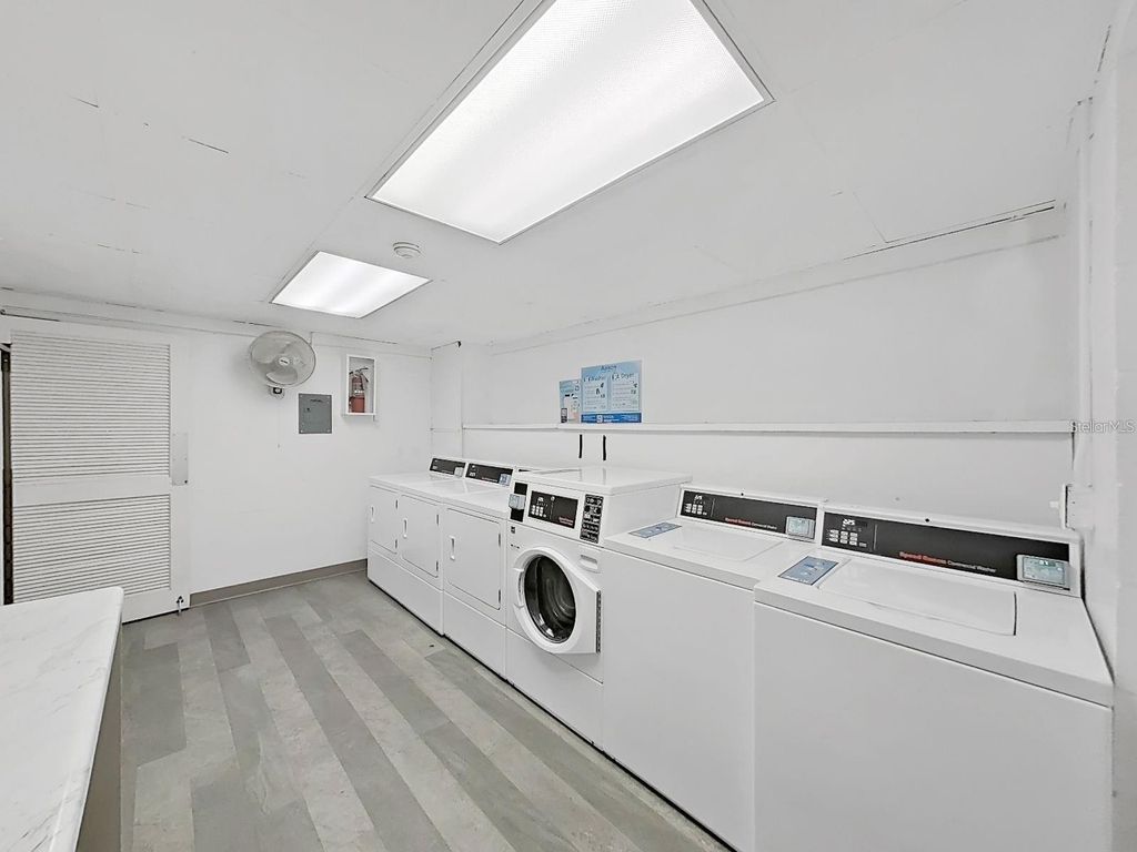 Image 19 of property listing at 3325 BAYSHORE BOULEVARD F36, Tampa, FL 33629