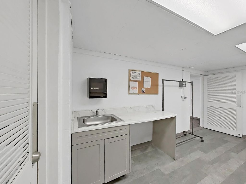 Image 20 of property listing at 3325 BAYSHORE BOULEVARD F36, Tampa, FL 33629