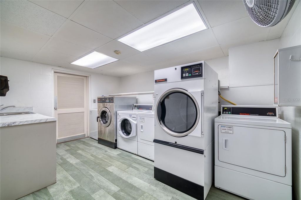 Image 21 of property listing at 3325 BAYSHORE BOULEVARD F36, Tampa, FL 33629