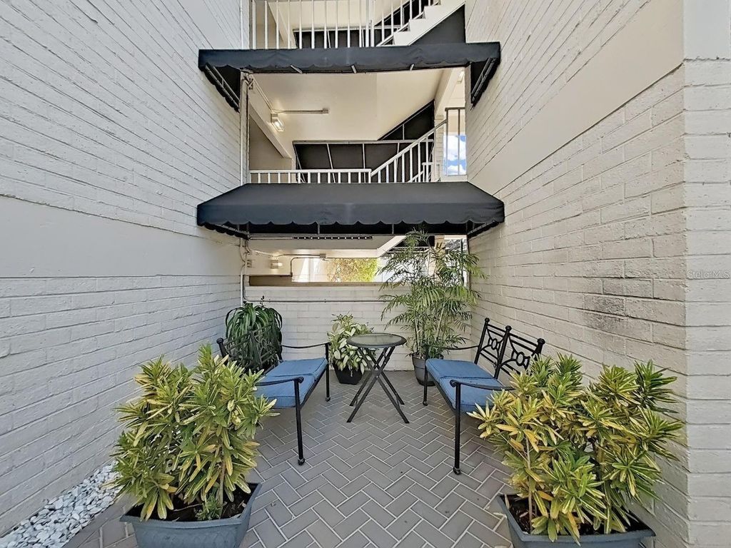 Image 26 of property listing at 3325 BAYSHORE BOULEVARD F36, Tampa, FL 33629