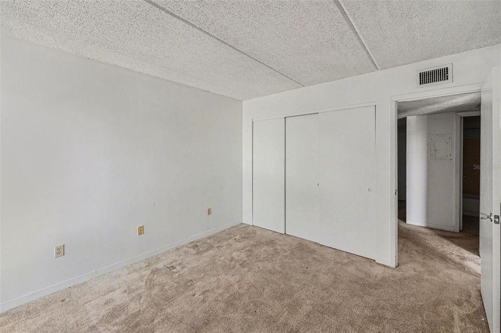 Image 9 of property listing at 3325 BAYSHORE BOULEVARD F36, Tampa, FL 33629