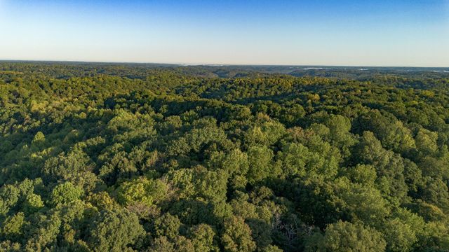 8218 Old Pond Creek Rd, Nashville, TN 37209