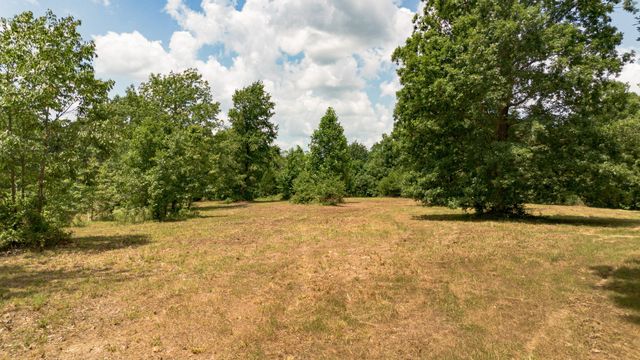 8218 Old Pond Creek Rd, Nashville, TN 37209