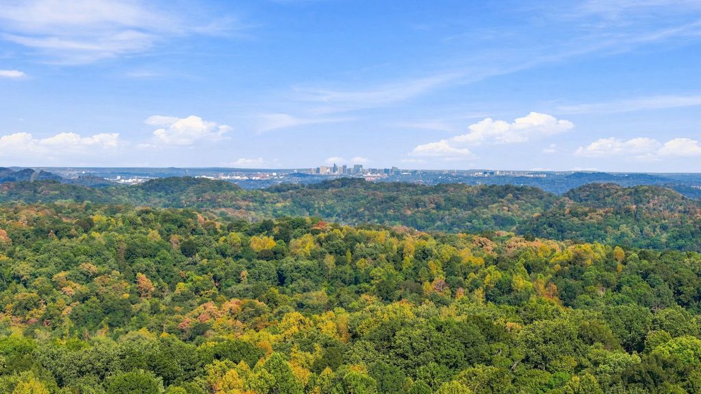8218 Old Pond Creek Rd, Nashville, TN 37209