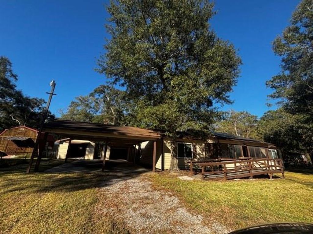 114 County Road 4266, Dayton, TX 77535