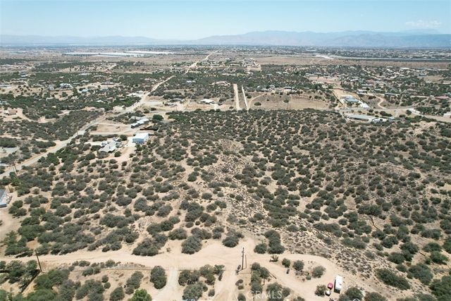 5 Oak Hills Rd, Oak Hills, CA 92344