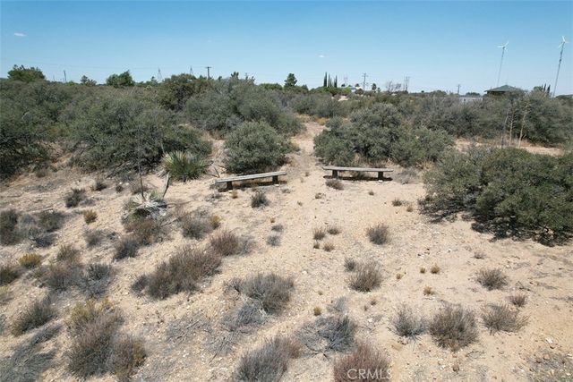 5 Oak Hills Rd, Oak Hills, CA 92344