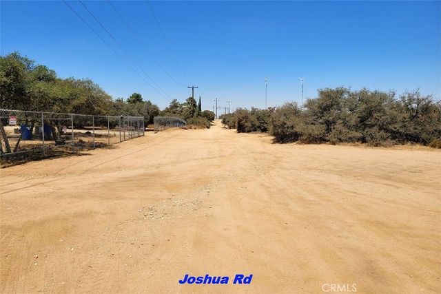 5 Oak Hills Rd, Oak Hills, CA 92344