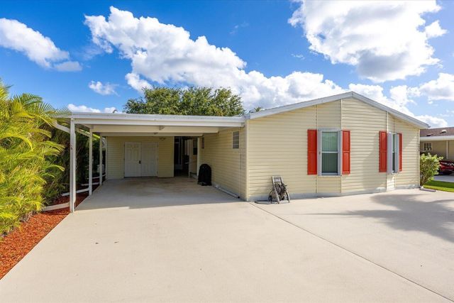 7654 Red Crossbill Court, Port St. Lucie, FL 34952