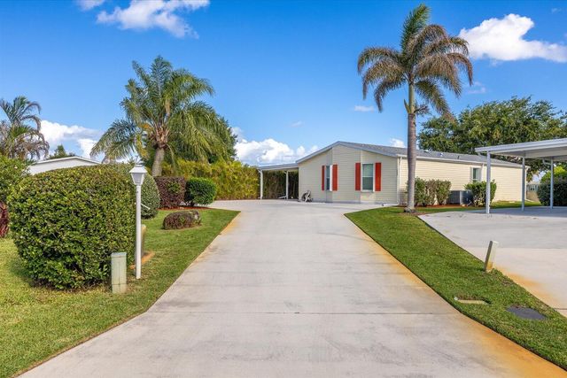 7654 Red Crossbill Court, Port St. Lucie, FL 34952