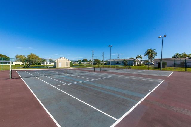 7654 Red Crossbill Court, Port St. Lucie, FL 34952