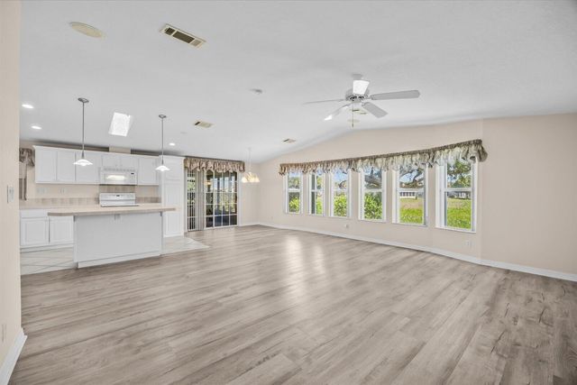 7654 Red Crossbill Court, Port St. Lucie, FL 34952