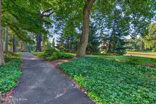 7112 Covered Bridge Rd, Prospect, KY 40059