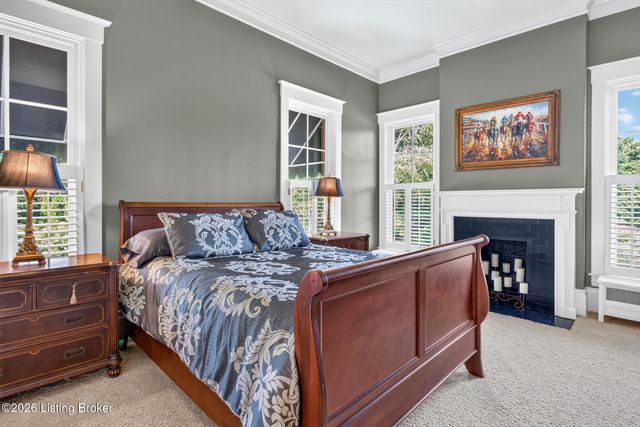 7112 Covered Bridge Rd, Prospect, KY 40059
