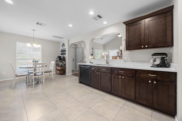 1821 Logan DR, Round Rock, TX 78664