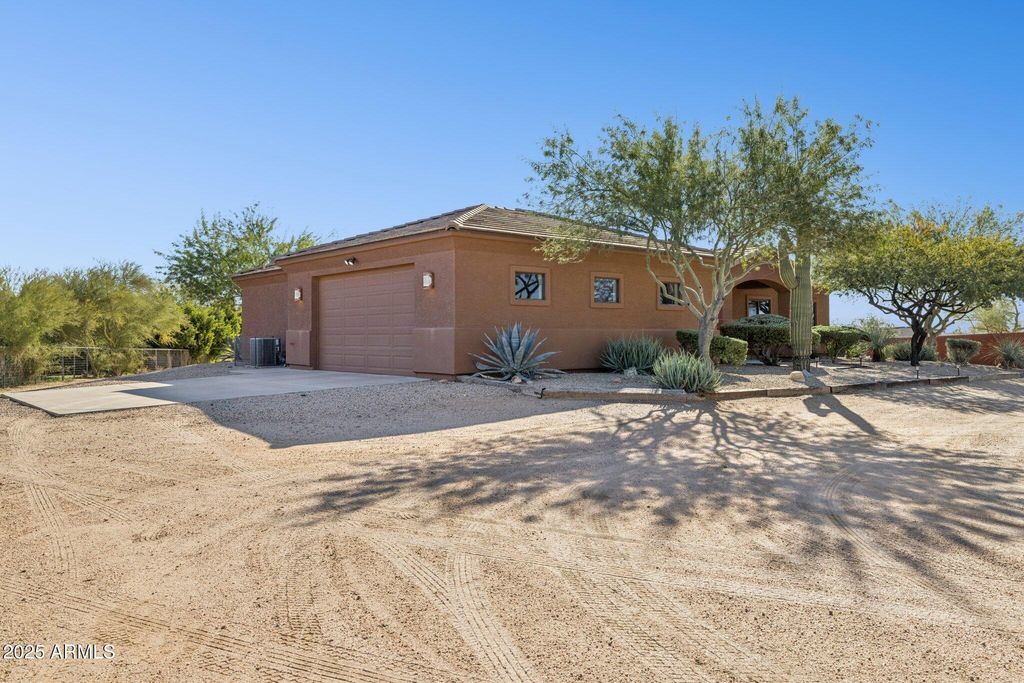 4447 E RED BIRD Road, Cave Creek, AZ 85331 — photo 2