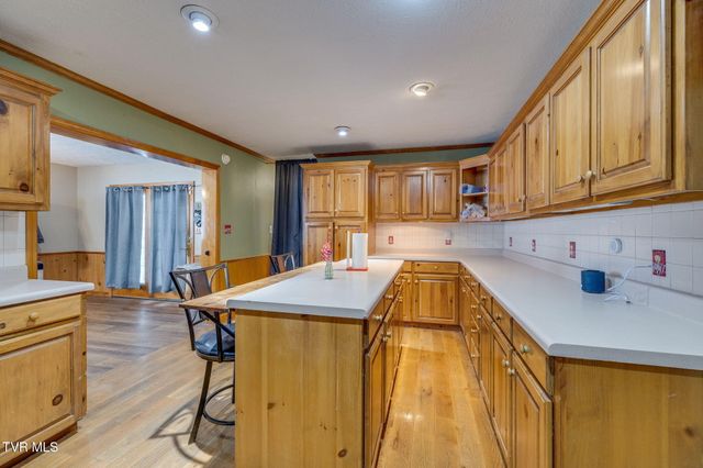 20483 Hoot Owl Road, Bristol, VA 24202