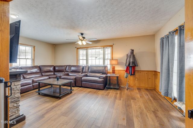 20483 Hoot Owl Road, Bristol, VA 24202