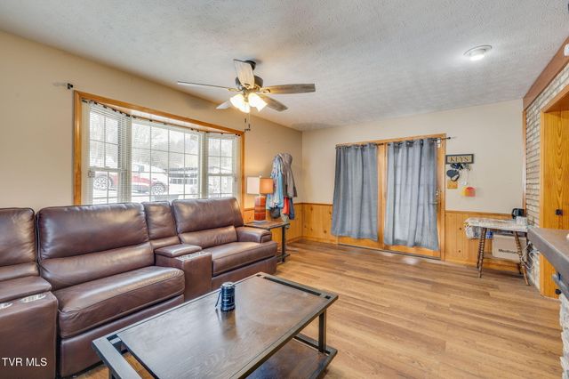 20483 Hoot Owl Road, Bristol, VA 24202