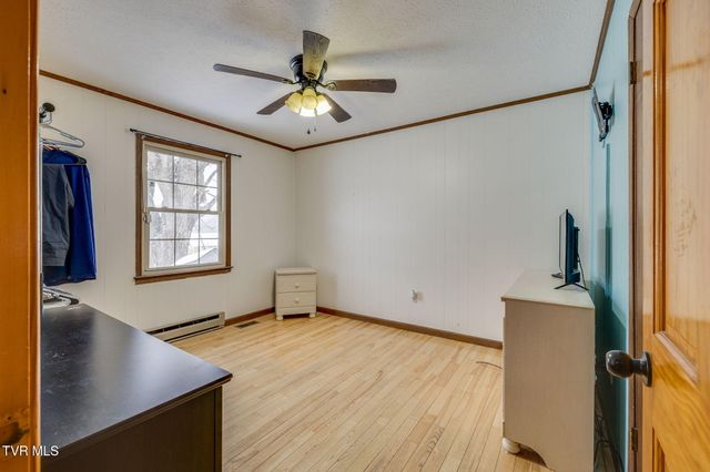 20483 Hoot Owl Road, Bristol, VA 24202