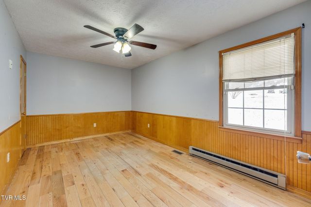 20483 Hoot Owl Road, Bristol, VA 24202