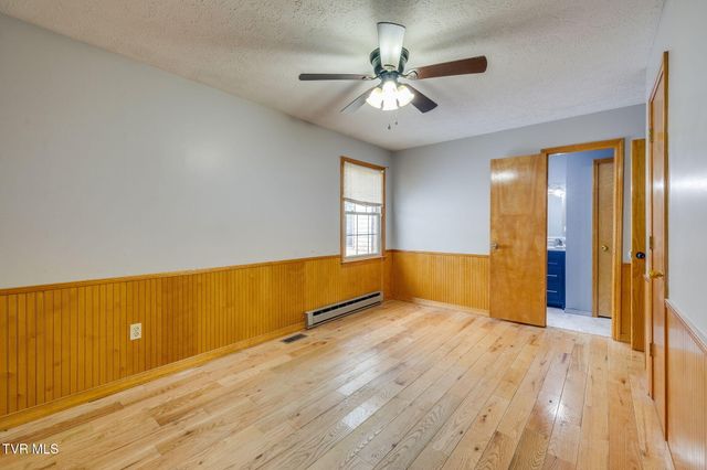 20483 Hoot Owl Road, Bristol, VA 24202