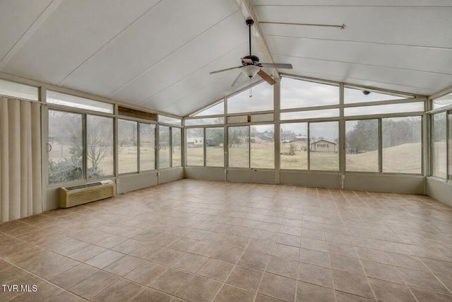 20483 Hoot Owl Road, Bristol, VA 24202