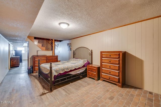 20483 Hoot Owl Road, Bristol, VA 24202