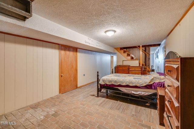 20483 Hoot Owl Road, Bristol, VA 24202