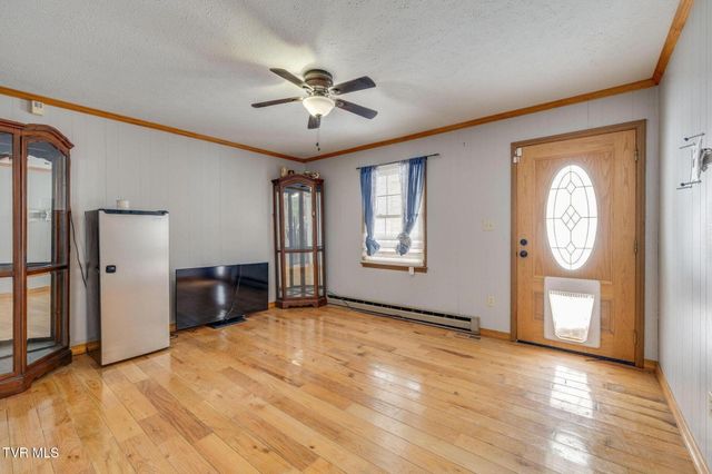 20483 Hoot Owl Road, Bristol, VA 24202