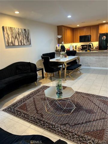 7111 Farralone Avenue 104, Canoga Park, CA 91303