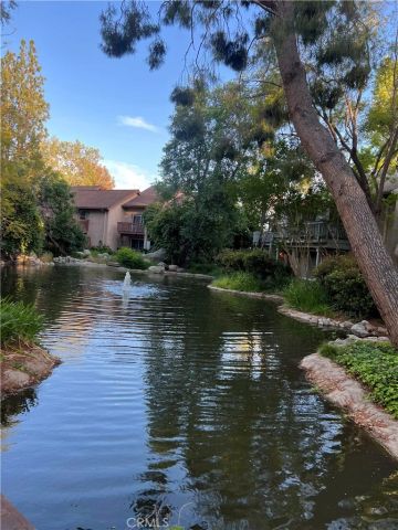 7111 Farralone Avenue 104, Canoga Park, CA 91303