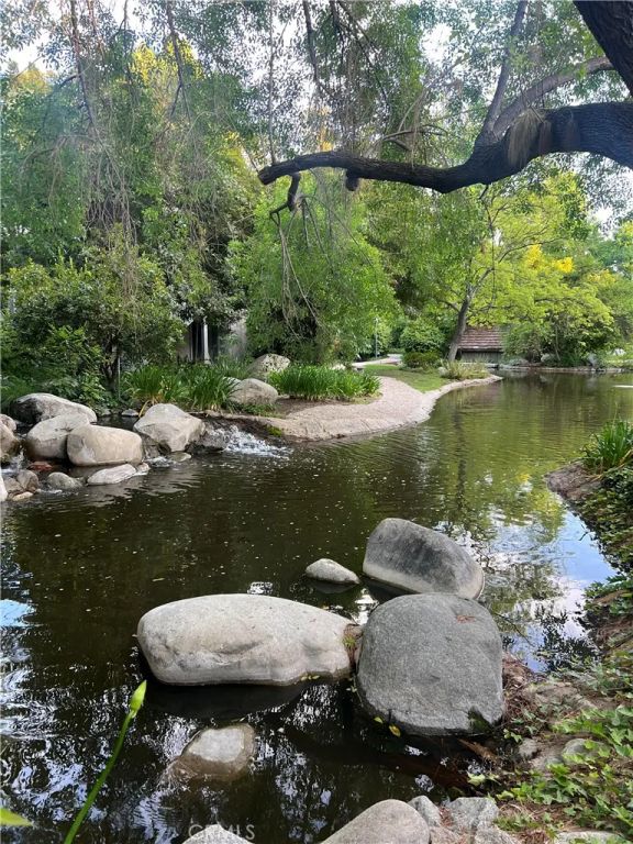 7111 Farralone Avenue 104, Canoga Park, CA 91303