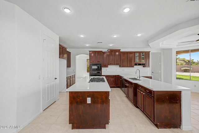 3520 S VELERO Street, Chandler, AZ 85286