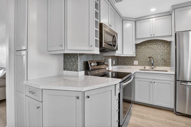 941 Crystal Lake Drive 311, Deerfield Beach, FL 33064